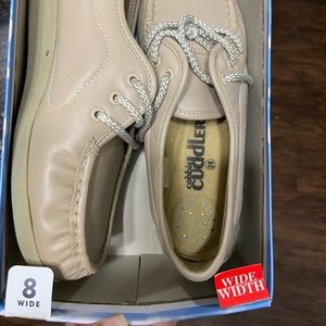 Shoes womens tan 8W Cobbie Cuddlers #27462